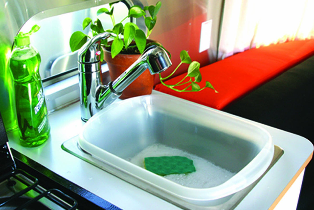 CAMCO 43516 Camco RV and Marine Mini Dish Wash Pan | Helps Conserve Water | Holds 9-Quarts | (43516)