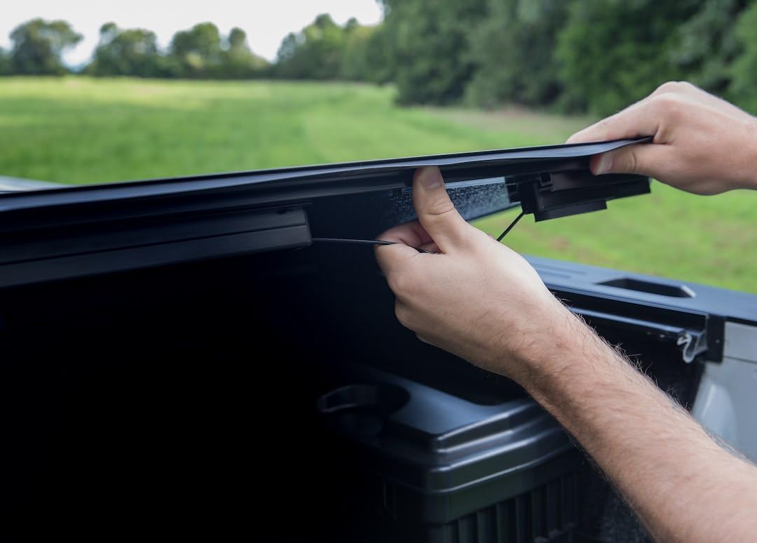 TRAILFX TFX5526 TrailFX Tonneau Cover Fits Toyota Tacoma 5 Foot Bed 2016–2021 Standard Flush Tri-Fold Hard Lockable Black Aluminum Tonneau Cover TrailFX TFX5526