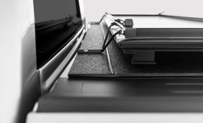 Access G3060209 Access G3060209 Acc Lomax Tri-Fold Cover