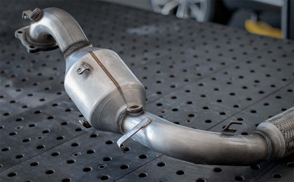MAGNAFLOW 5671709 MagnaFlow Direct-Fit Catalytic Converter 5671709 (CARB Compliant)