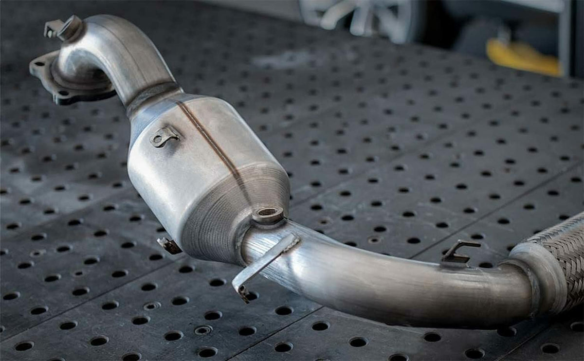MAGNAFLOW 5631752 MagnaFlow Direct-Fit Catalytic Converter 5631752 (CARB Compliant)