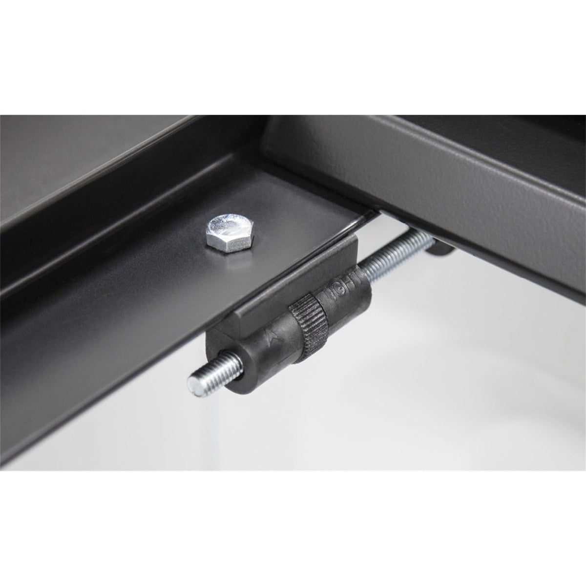 Access Covers 31379 Access 31379 Tonneau Cover