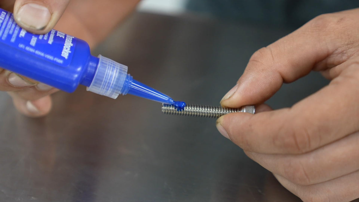 PERMATEX 24010 Permatex 24010 Medium Strength Threadlocker Blue Gel, 10 g Gel Twist Applicator