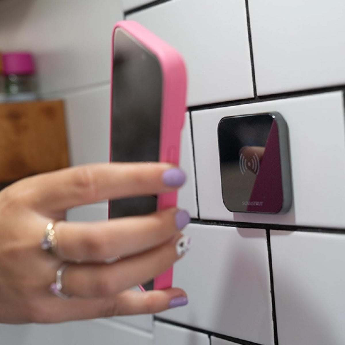 SCANSTRUT SC-CW-14G Scanstrut Ultra SC-CW-14G Magnetised Wireless Charger, Qi2 15W Fast Charging, IPX6 Waterproof, MagSafe Compatible, 12/24V DC, Flush Mount for Marine, RV & Outdoor Use