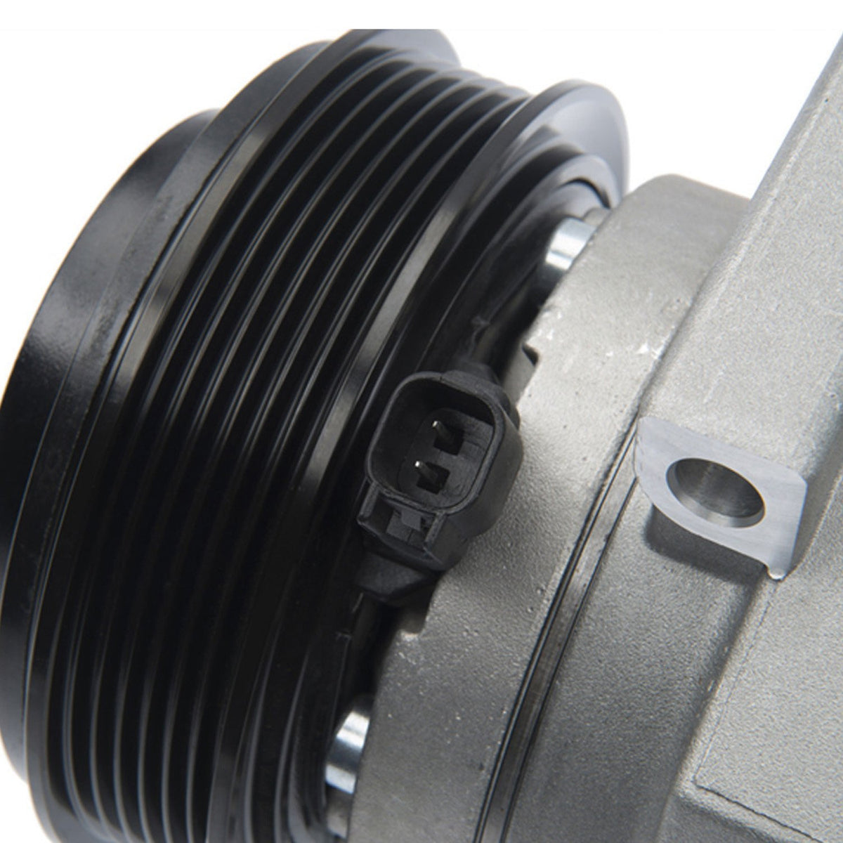 MANDO 10A1070 Mando 10A1070 AC Compressor with Clutch Original Equipment (Pre-filled Oil)