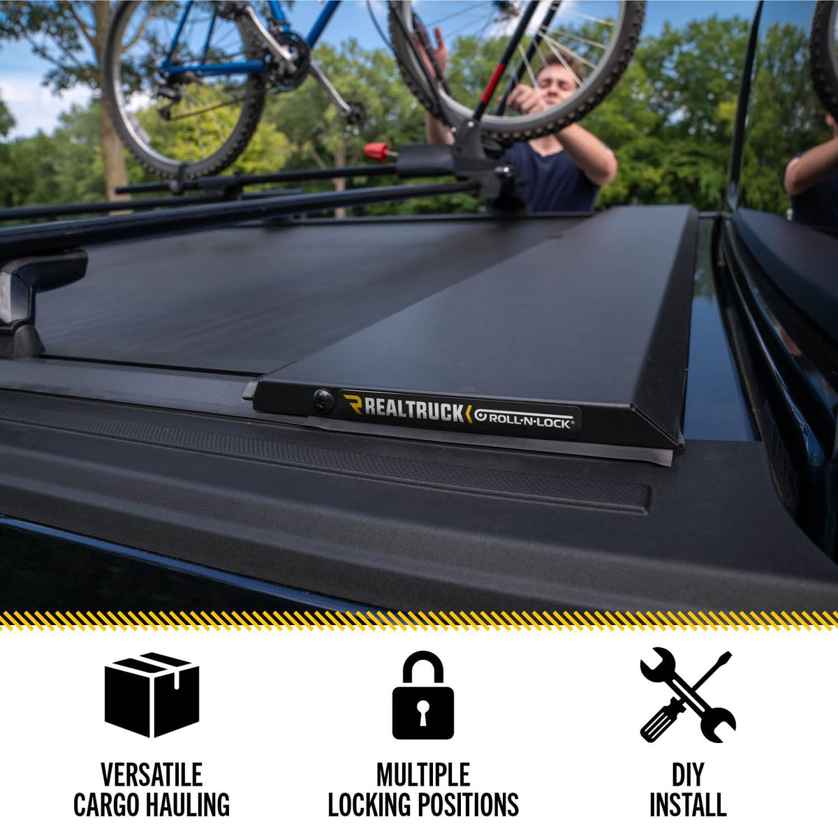 ROLL N LOCK 261M-XT RealTruck Roll-N-Lock M-Series XT Retractable Truck Bed Tonneau Cover | 261M-XT | Fits 2015 - 2022 Chevy/GMC Colorado/Canyon 5' 2" Bed (61.7")