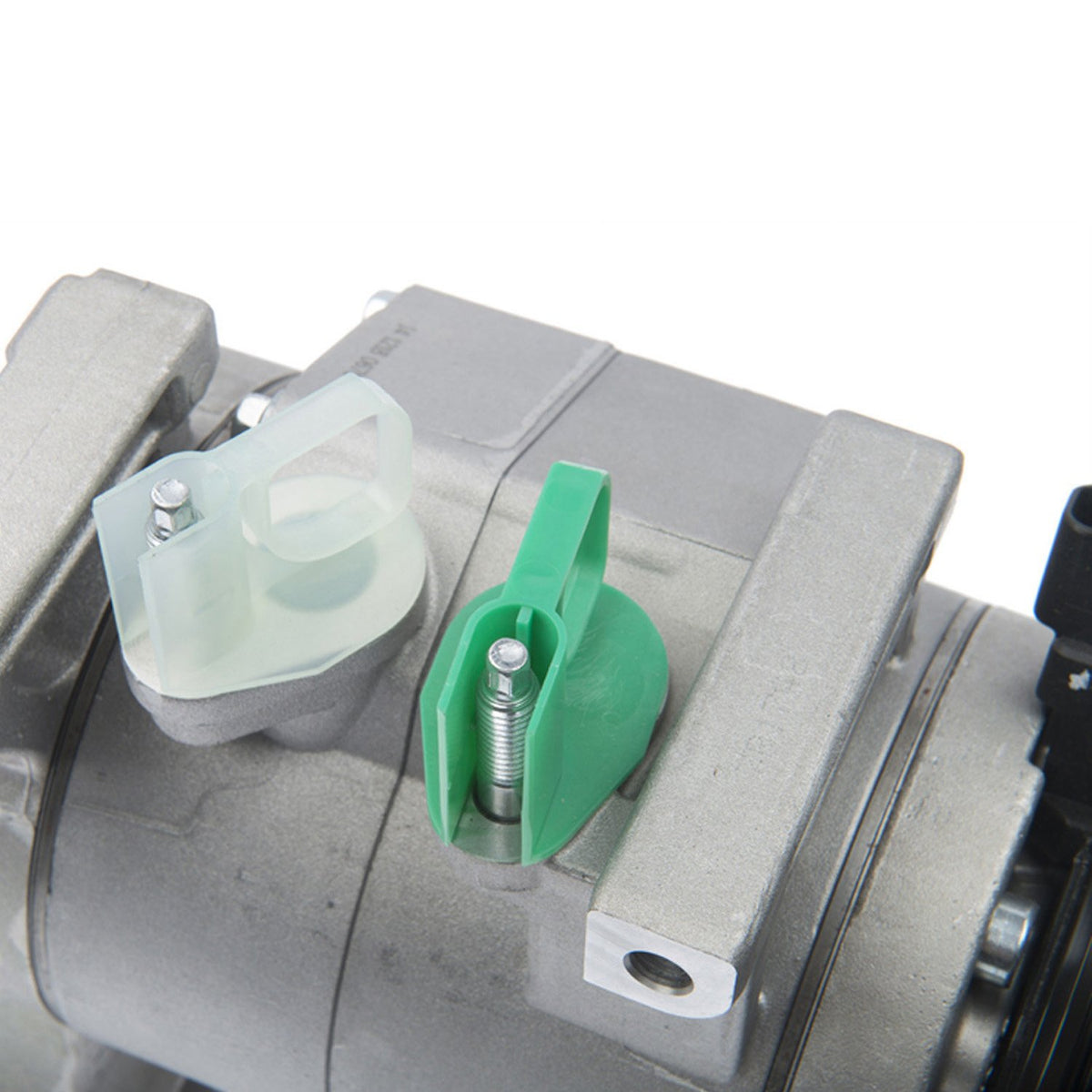 MANDO 10A1070 Mando 10A1070 AC Compressor with Clutch Original Equipment (Pre-filled Oil)