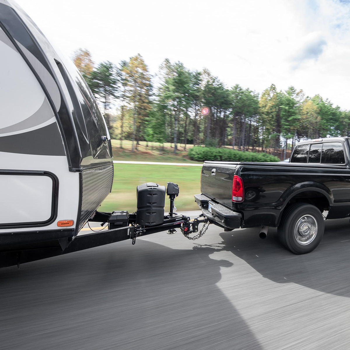 CAMCO 48731 Camco Eaz-Lift ReCurve R6 600lb Camper/RV Weight Distribution Hitch -Features Premium Adaptive Sway Control & 2-5/16" Hitch Ball w/15,000lb Max Rating - 800lb Max Tongue Weight Rating (48731)