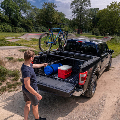 ROLL N LOCK 496M-XT RealTruck Roll-N-Lock M-Series XT Retractable Truck Bed Tonneau Cover | 496M-XT | Fits 2020 - 2025 Jeep Gladiator w/o Trail Rail System 5' 0" Bed (60")