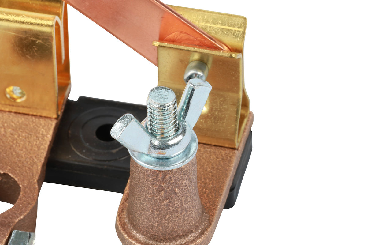 WIRTHCO 20148 Battery Doctor WirthCo Top Post Battery Disconnect Knife Switch, Low Vertical, 5/8 in Post with 5/16-18 Stud and Wing Nut, 250 Amp 12V, 3 x 4 x 2-1/4 in, Made in USA (20148)