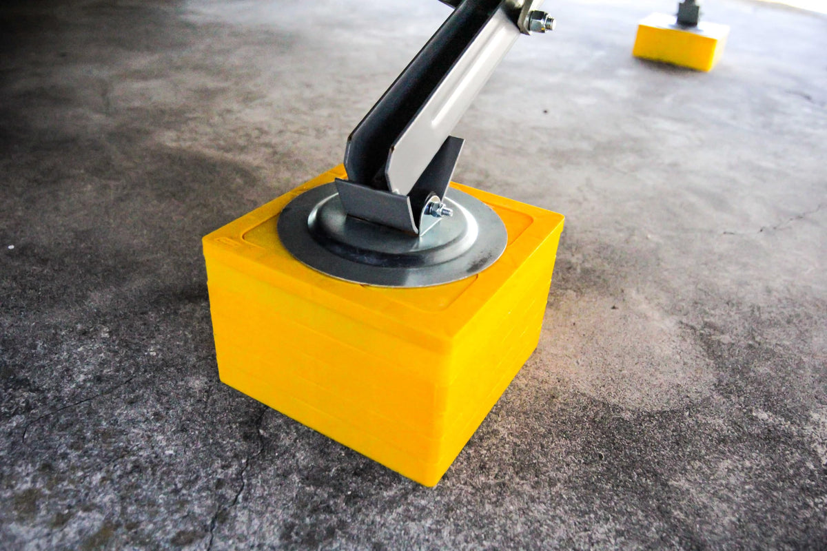 CAMCO 44500 Camco Camper/RV Leveling Block Cap - Provides More Stable & Safer Surface for Jacks or Stabilizers - Secure 2 Blocks Together - 4-Pack (44500)