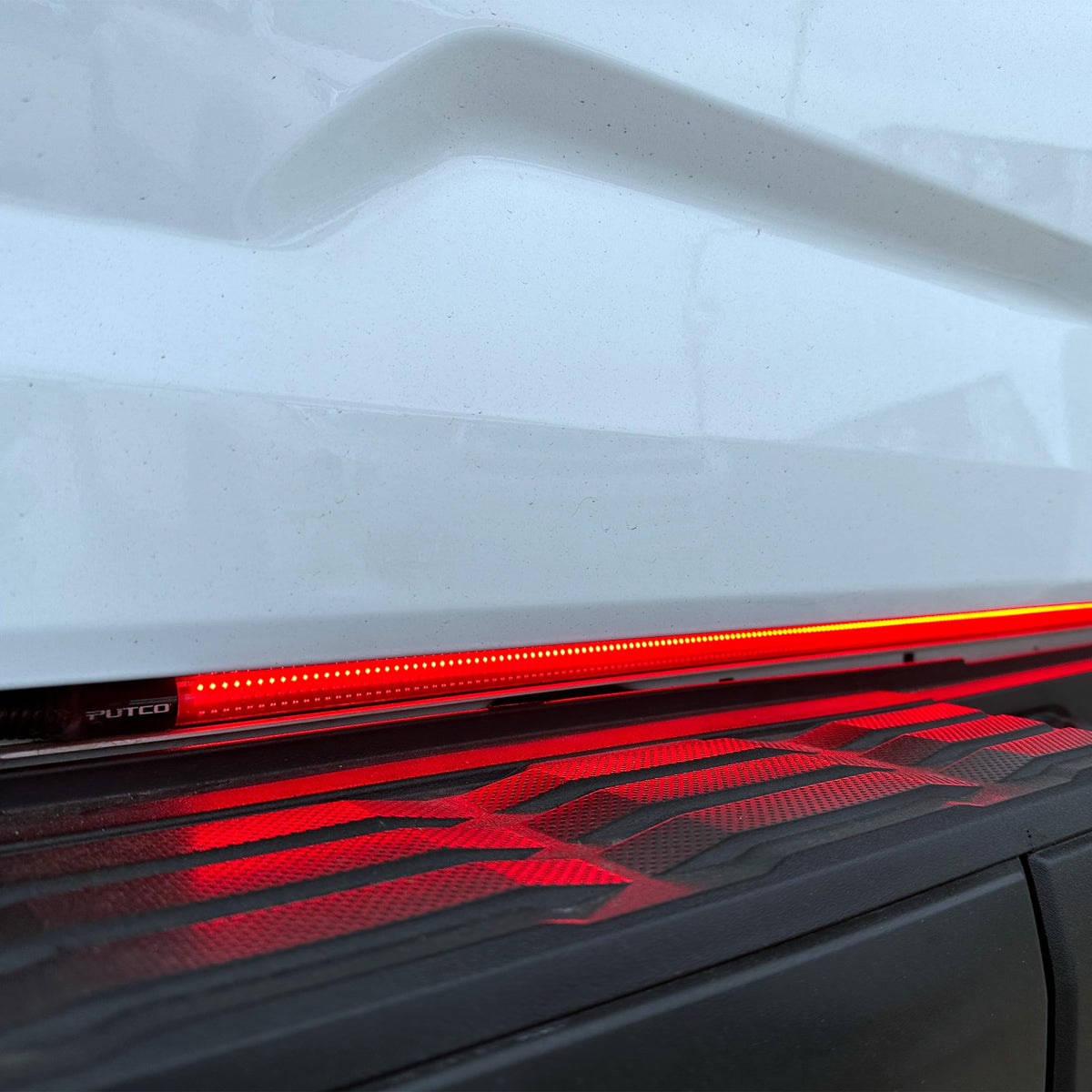 PUTCO 9203048-08 Putco 48" Blade LED Tailgate Light Bar Red/White LEDs & Plug-N-Play Quick Connect Harness - Fits Ford Ranger 2019-2023 (Only fits Models Equipped with Halogen Taillights Lights)