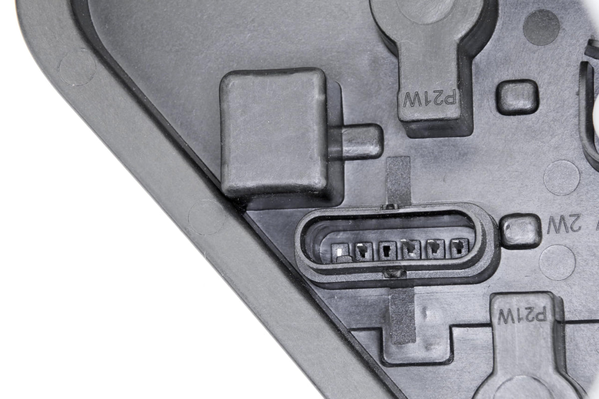 URO Parts 63217313043 Tail Light Bulb Holder, Left Outer; On Qtr Panel