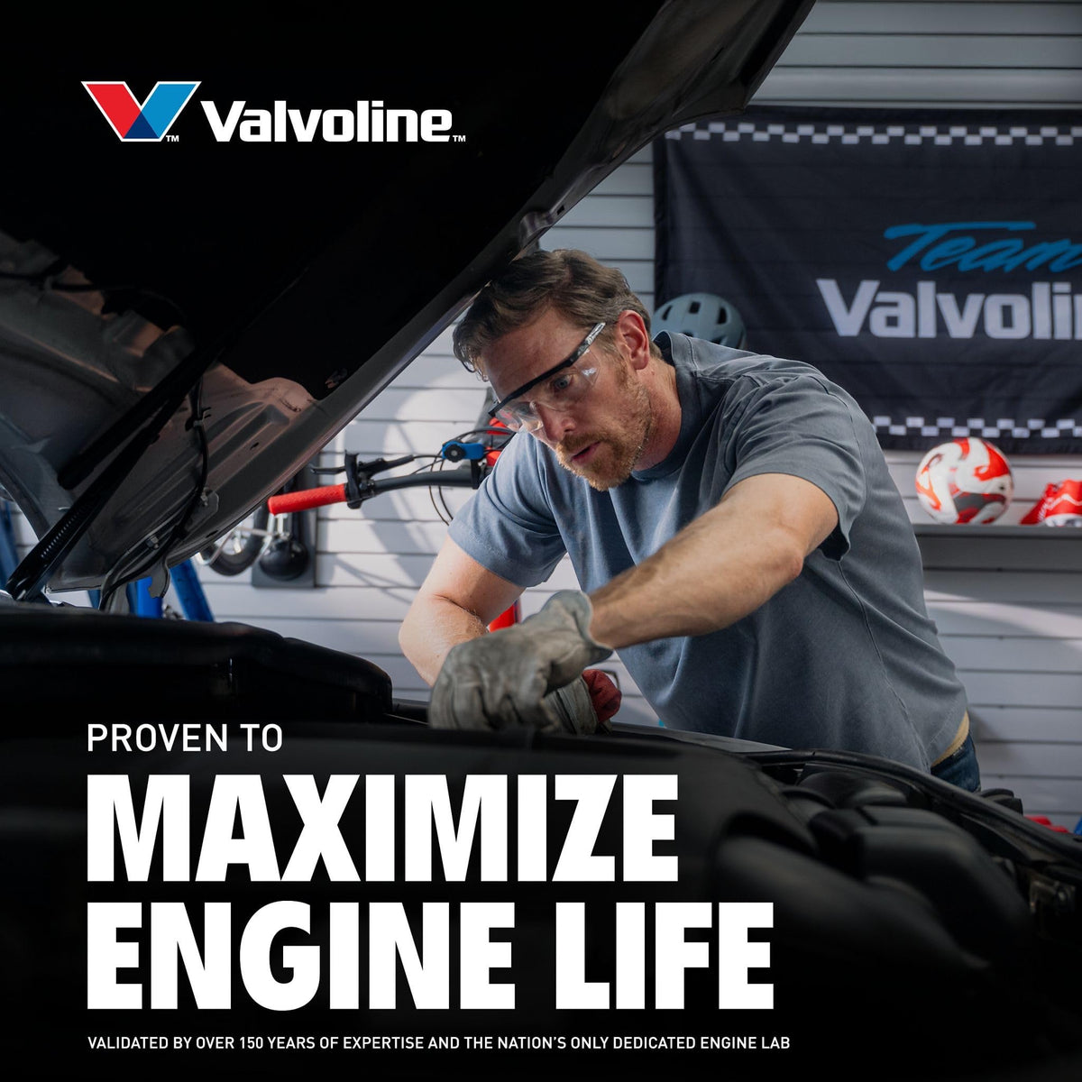 VALVOLINE 881159 Valvoline Daily Protection SAE 5W-30 Synthetic Blend Motor Oil 5 QT
