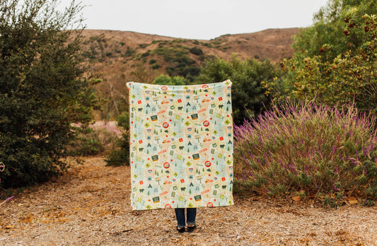 CAMP CASUAL CC-005TM Throw Blanket for Camping - Plush Reversible Camping Blanket for Indoor & Outdoor Settings - Machine Washable Soft Blanket - 100% Polyester Cozy Blanket with Retro-Inspired Patterns, Camp Casual
