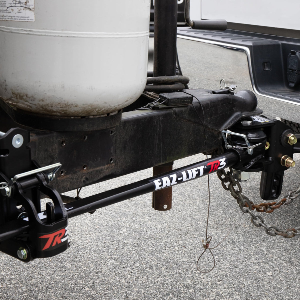 CAMCO 48904 Camco Eaz-Lift TR3 Weight Distribution Hitch Kit with Dynamic Sway Control, 800 lb