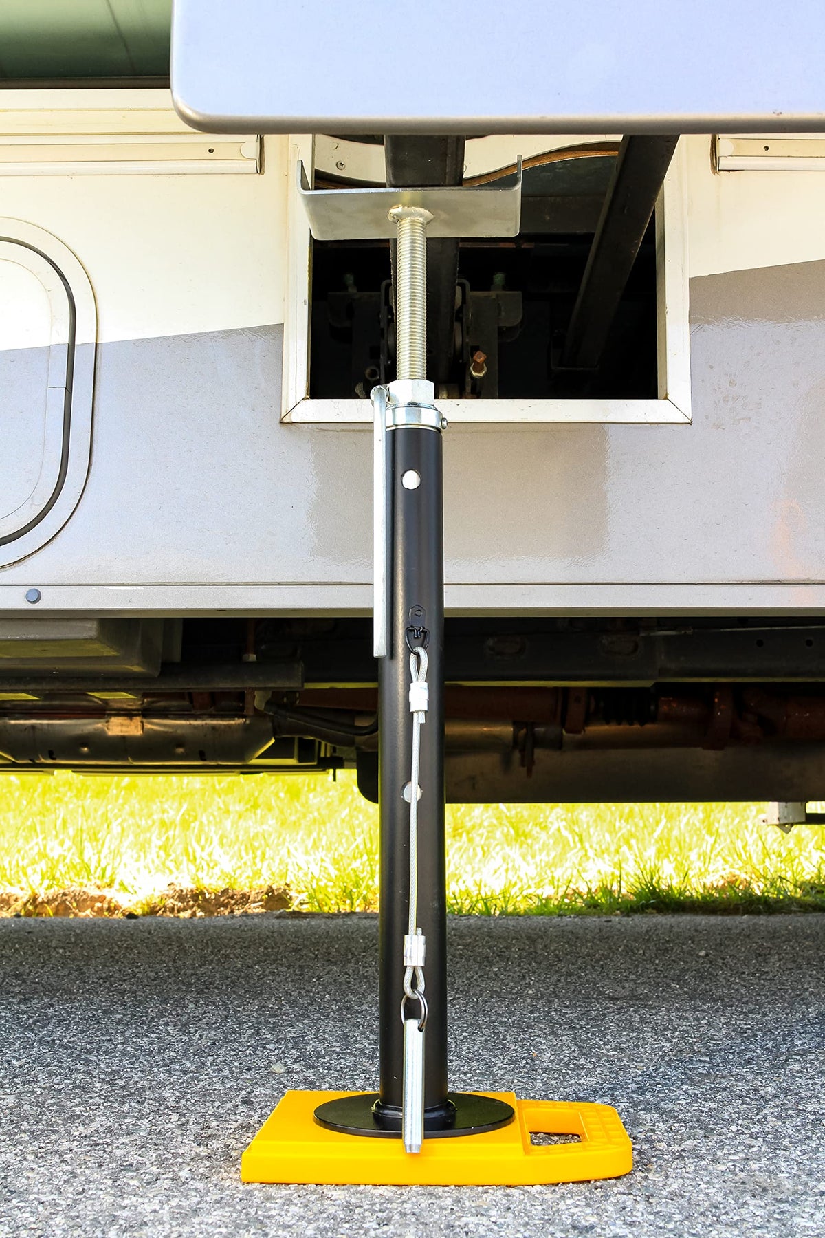 CAMCO 48867 Camco EAZ-Lift Premium RV Slide-Out Support - Features an Adjustable Height of 19-inches to 47-inches, a Durable Steel Construction, and can Hold Up to 5,000lbs Each (48867)