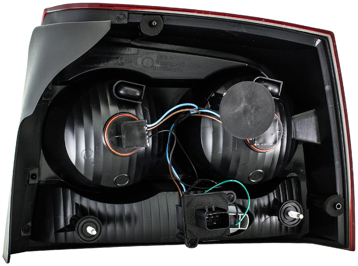 Dorman 1611625 Passenger Side Tail Light Assembly