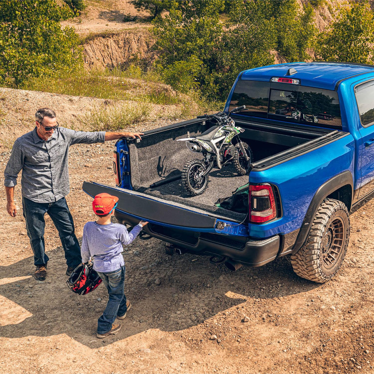 RealTruck 30371 RealTruck Retrax Retrax IX Retractable Truck Bed Tonneau Cover – 30371 – Fits 2009 - 2014 Ford F-150 Super Crew & Super Cab 5' 7" Bed (67")